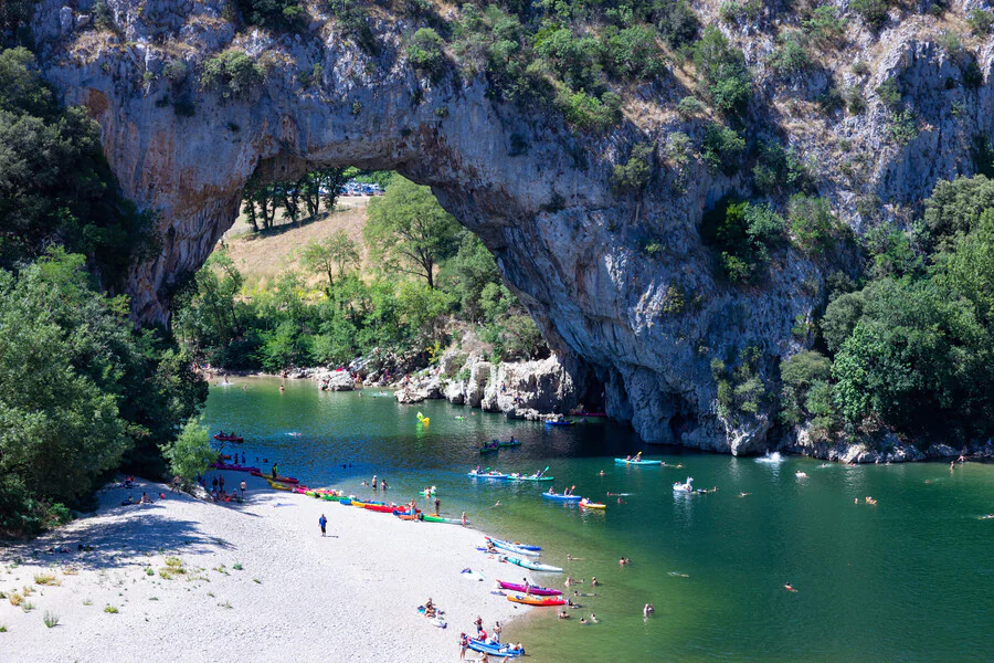 Les Gorges de l'Ardèche : un joyau naturel à explorer